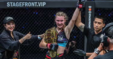 Smilla Sundell Defends Strawweight Title